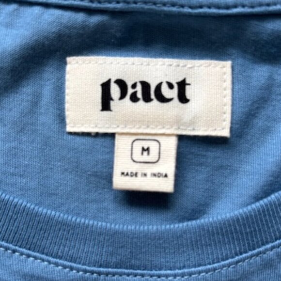 2 Women's Short Sleeve T-Shirts in Perfect Condition - Picture 4 of 4